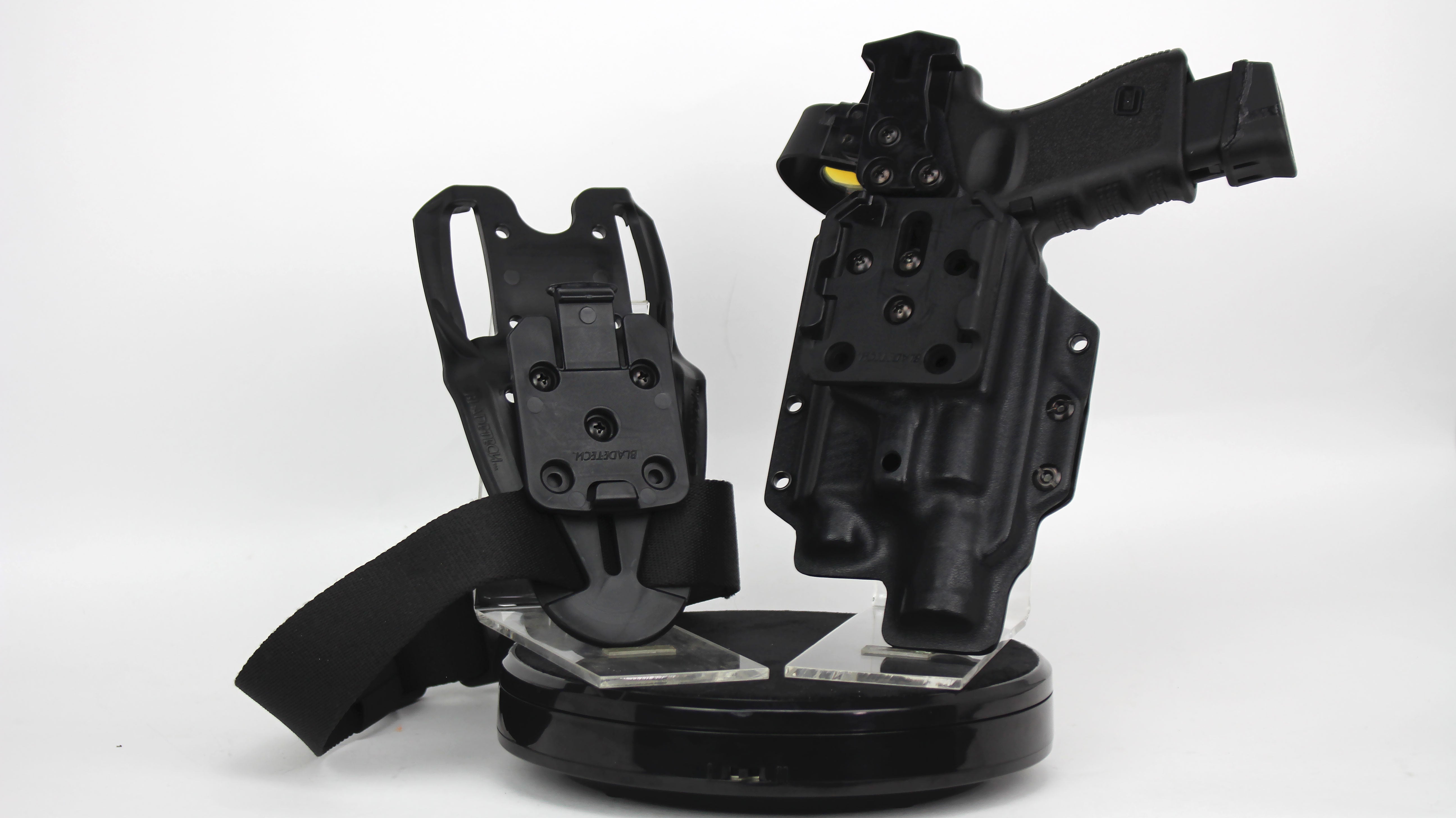 PAX lock systeme is a universal belt holder for all PAX Pro Series holsters